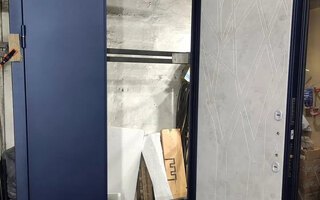 тамбурная полуторная дверь