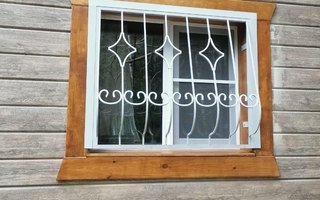 дутая кованная решетка белого цвета