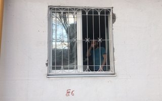 прямая оконная решетка
